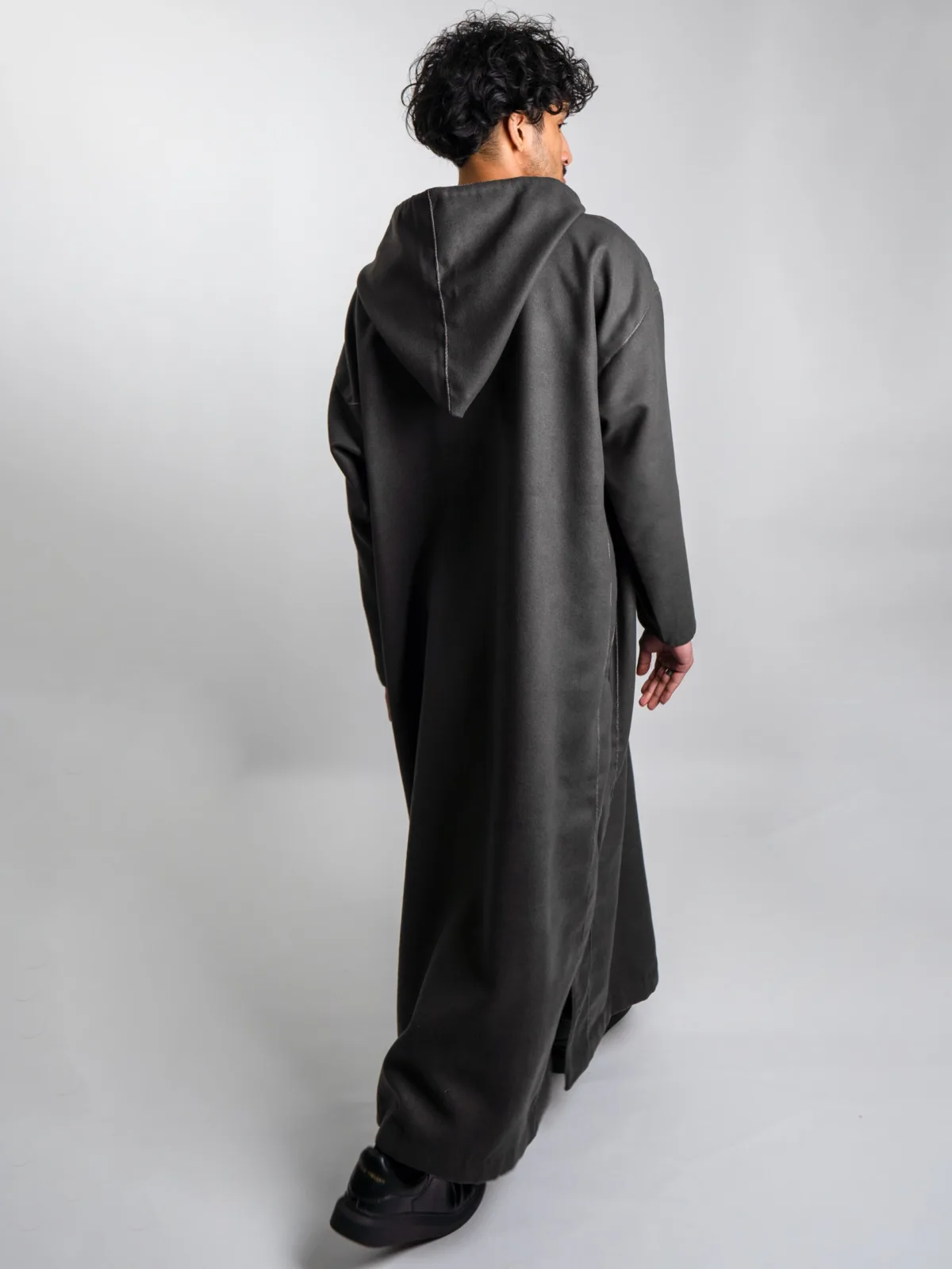 Charcoal Grey Hooded Moroccan Thobe – Jellabiya - Image 3